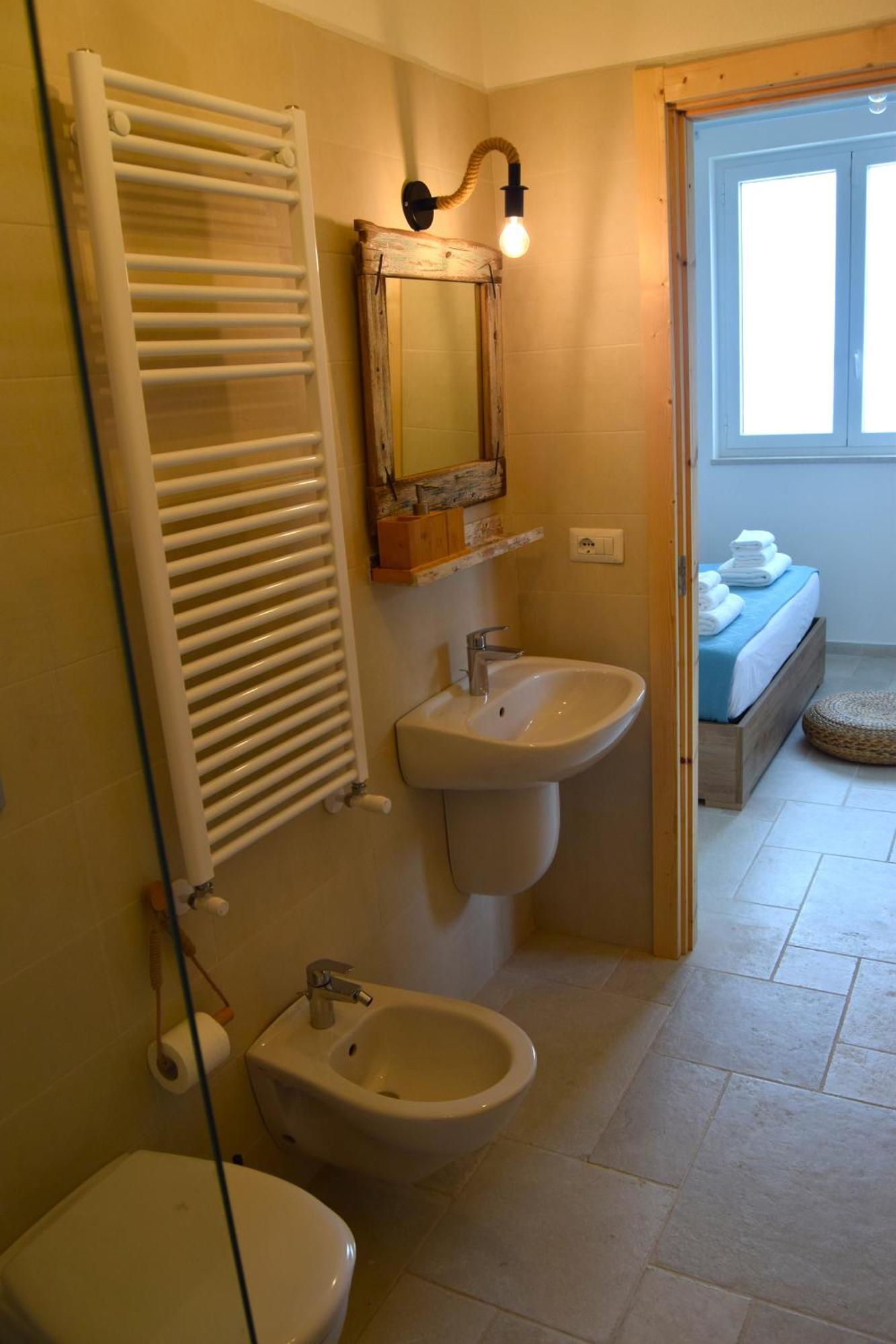 12 Passi Dal Mare Hotel Бари Екстериор снимка